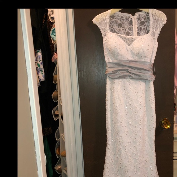 Removable sash Morilee Madeleine Gardner Wedding Dress - Picture 14 of 15